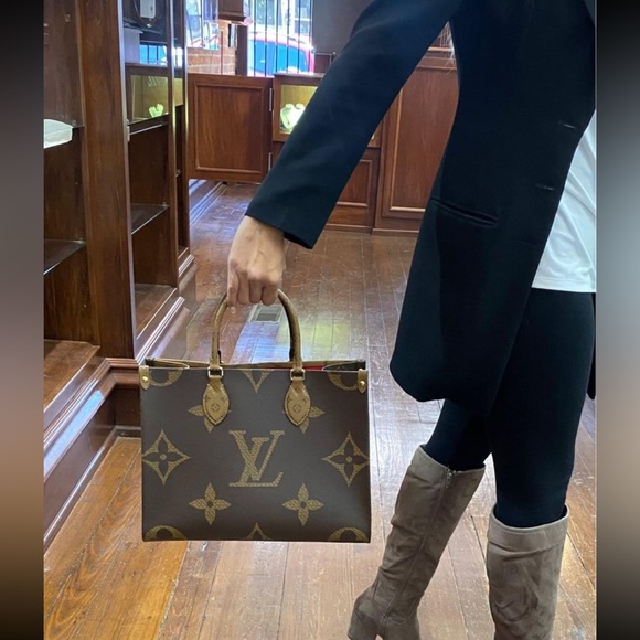 Louis Vuitton On The Go Mm - Picture 5 of 9